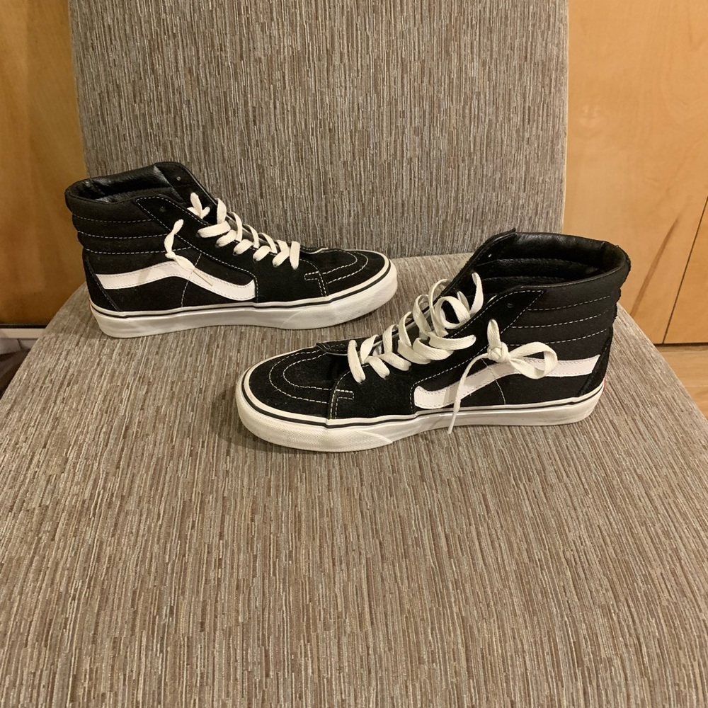 EUC Black Hi Top Vans women 9 1/2 men size 8